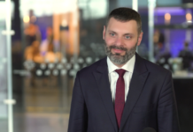 Kolej przesiada się na OZE. Prąd ma być produkowany na farmach wiatrowych i fotowoltaicznych obok torów i obiektów kolejowych