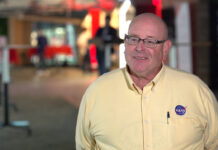 Długa kolejka chętnych na turystyczne loty w kosmos. Ceny biletów wciąż wymagają grubego portfela, ale będą coraz niższe