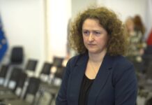 Nadmierna ilość sztucznego światła w nocy wpływa negatywnie na całe ekosystemy. Zmienia czas kwitnienia roślin i zmniejsza liczbę owadów zapylających