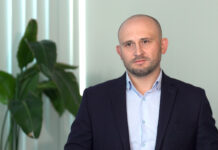 Firmy produkcyjne zmieniają podejście do serwisów urządzeń. Zdalne systemy pozwalają przewidzieć awarie i oszczędzić zużycie energii i wody