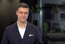 Rekordowy wzrost sprzedaży samochodów Mercedes-Benz. Rośnie zainteresowanie przede wszystkim autami niskoemisyjnymi